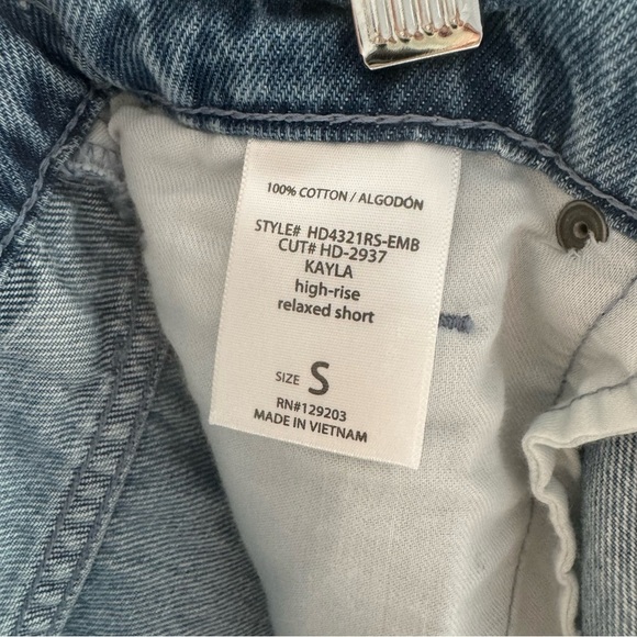 Hidden Jeans Pearl Embellished Medium Wash Shorts Blue Denim high rise size S - Picture 10 of 11